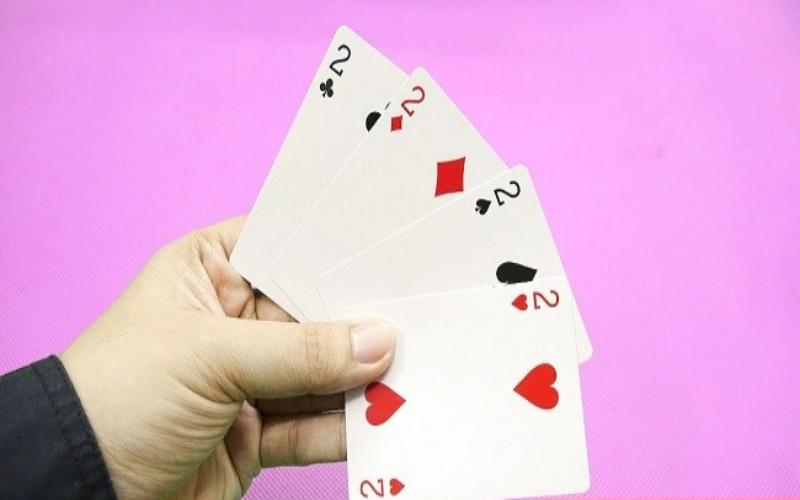 Đôi nét cần biết về luật tới trắng trong tiến lên miền Nam